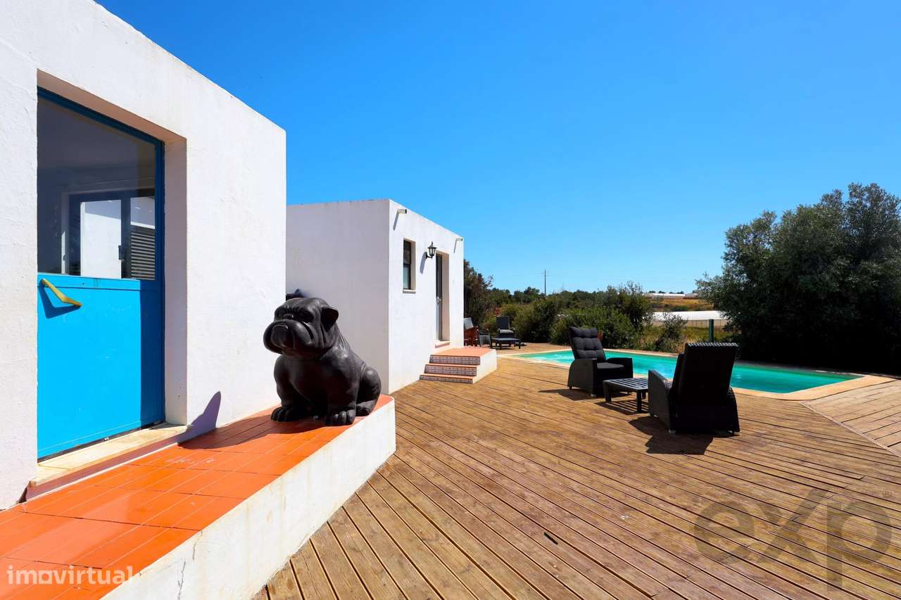 Típica Casa Algarvia com Estúdios, Piscina e Vista Serra.-12