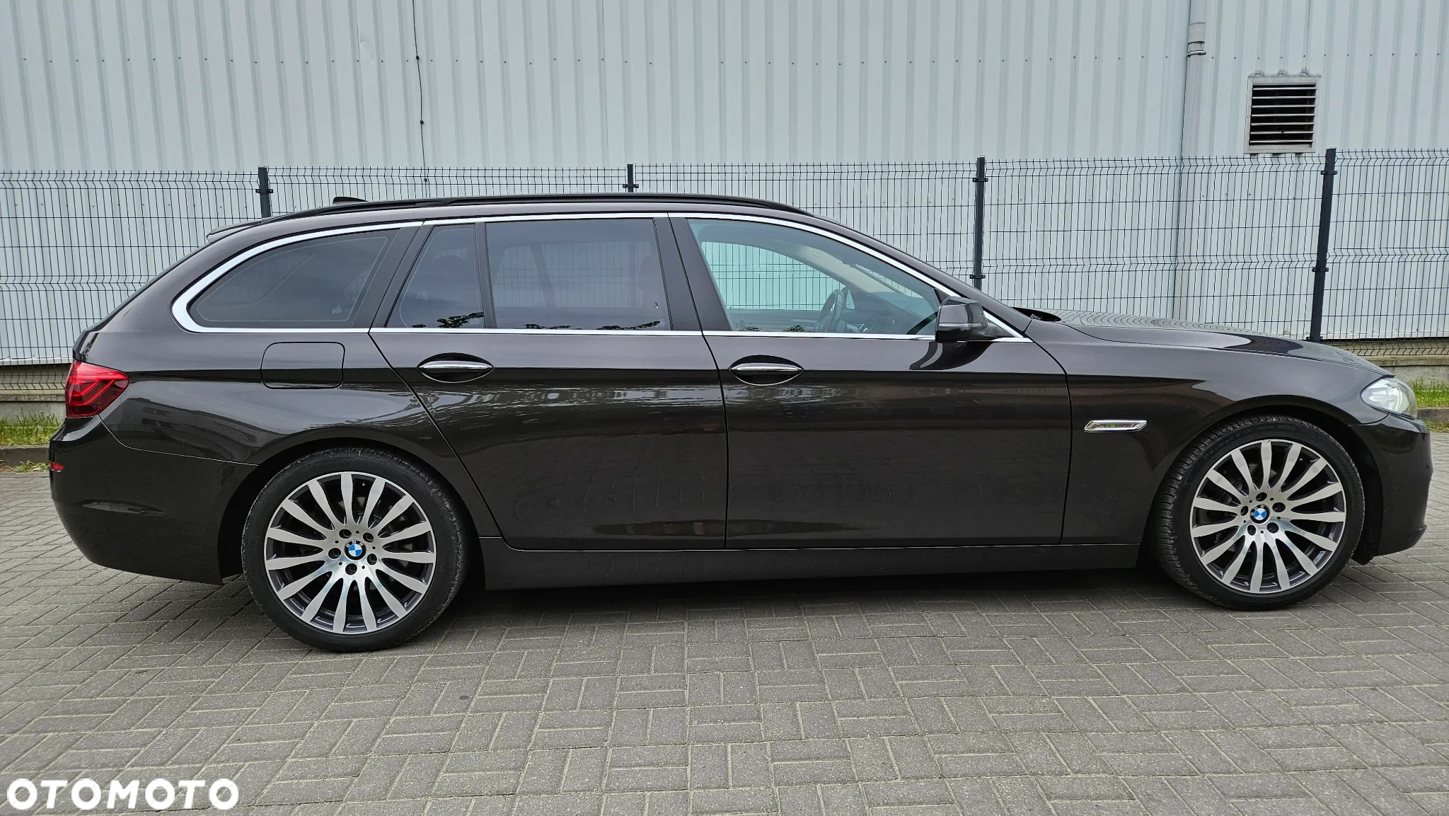 BMW Seria 5 520d Luxury Line - 14