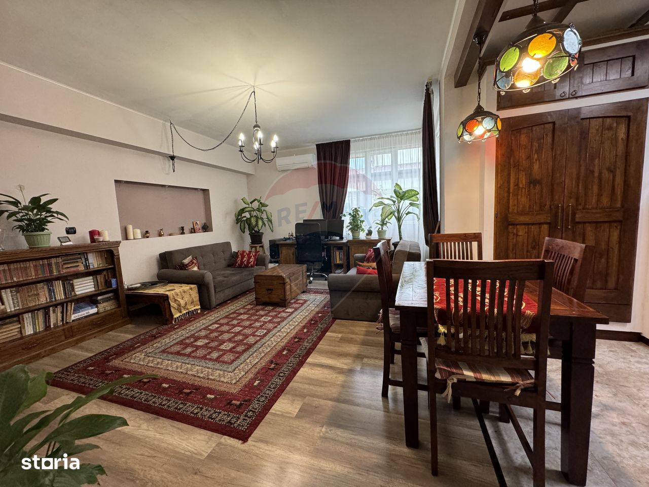 Apartament 3 camere în vilă Chiajna, Roșu, curte generoasă