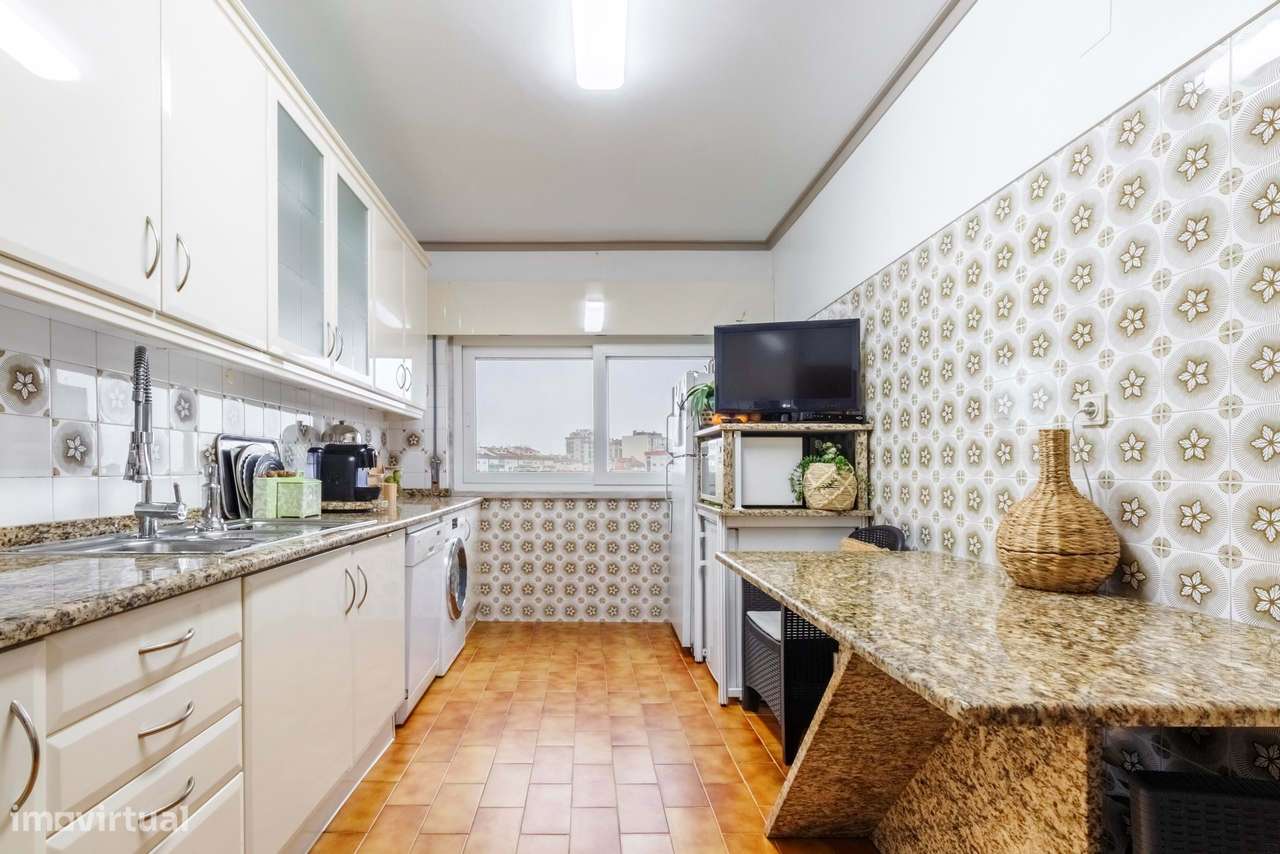 Apartamento T3 em Casal de São Brás, Amadora-13