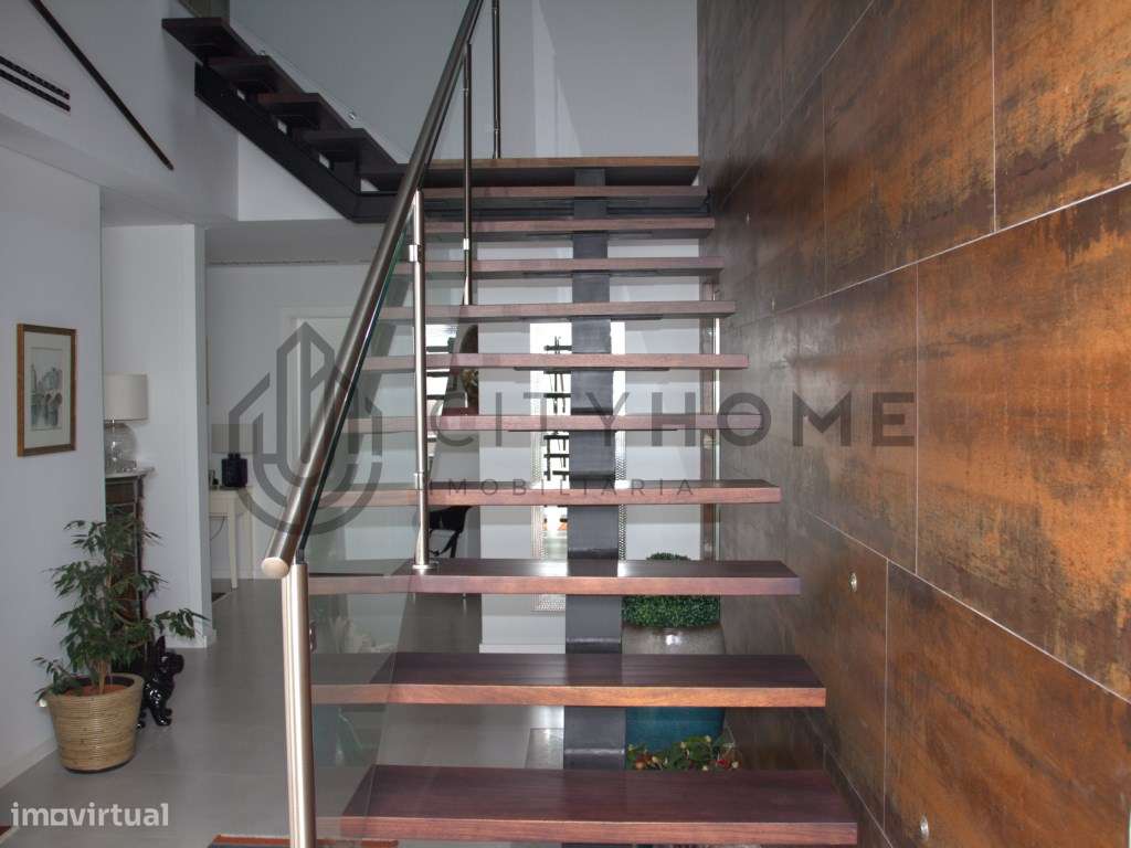 Moradia T5 com vista panorâmica de 180º sobre o mar em Loulé-13