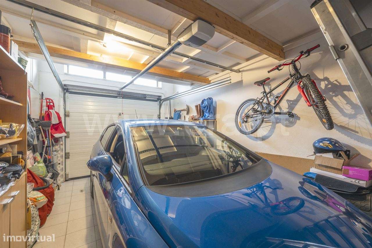 Moradia em Banda T5; Paivas-20