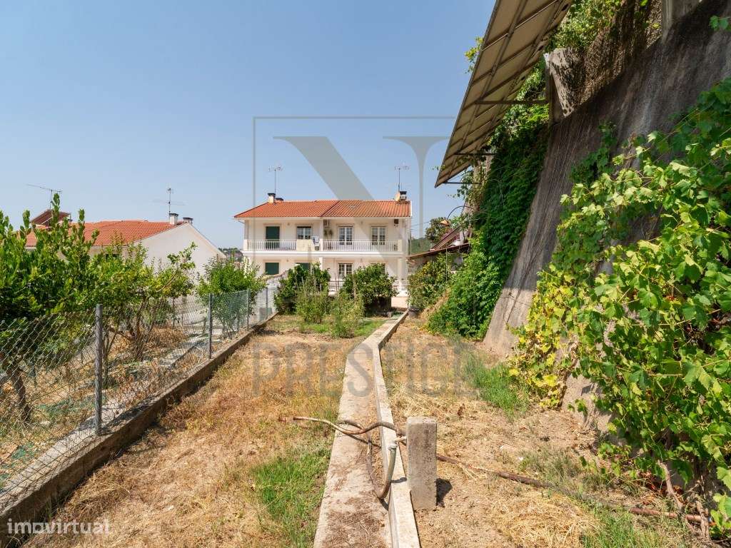 Moradia T3 + 1 em Eiras-33