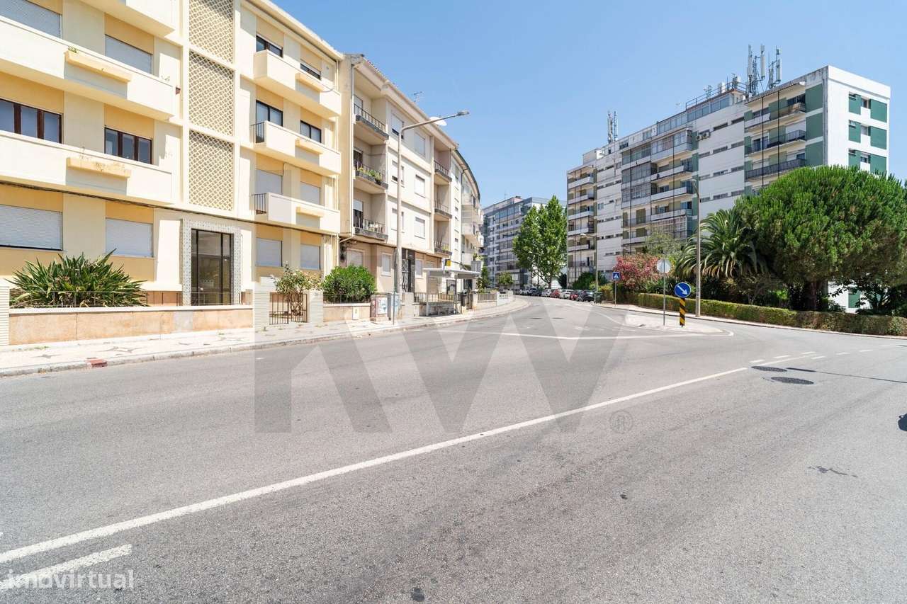 Apartamento T2 Transformado em 3 Estúdios – Bairro Norton de Matos, Co-1