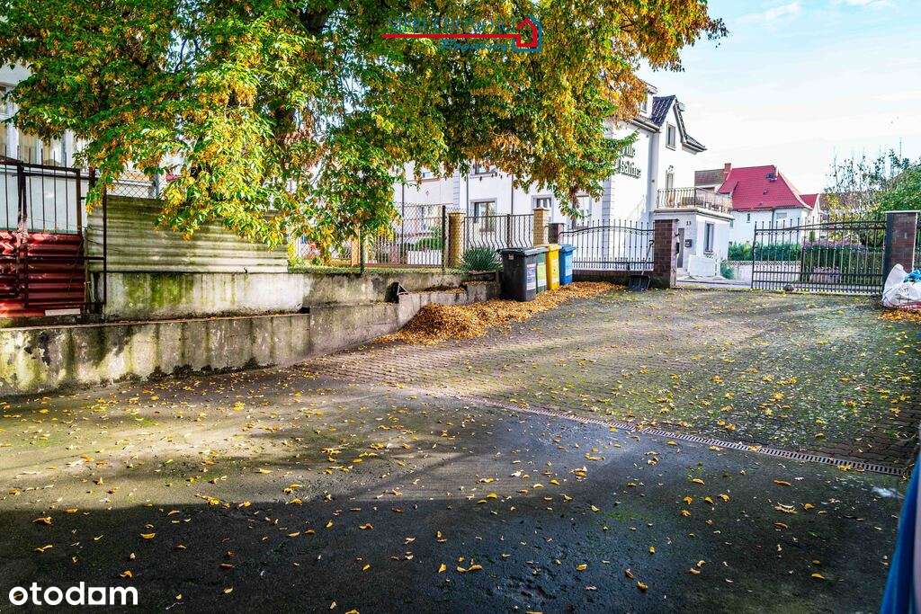 Połowa domu w dobrej lokalizacji-8