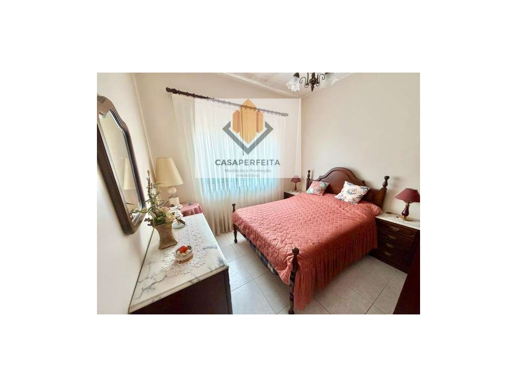 Andar Moradia T3 com Terreno - Avintes-21