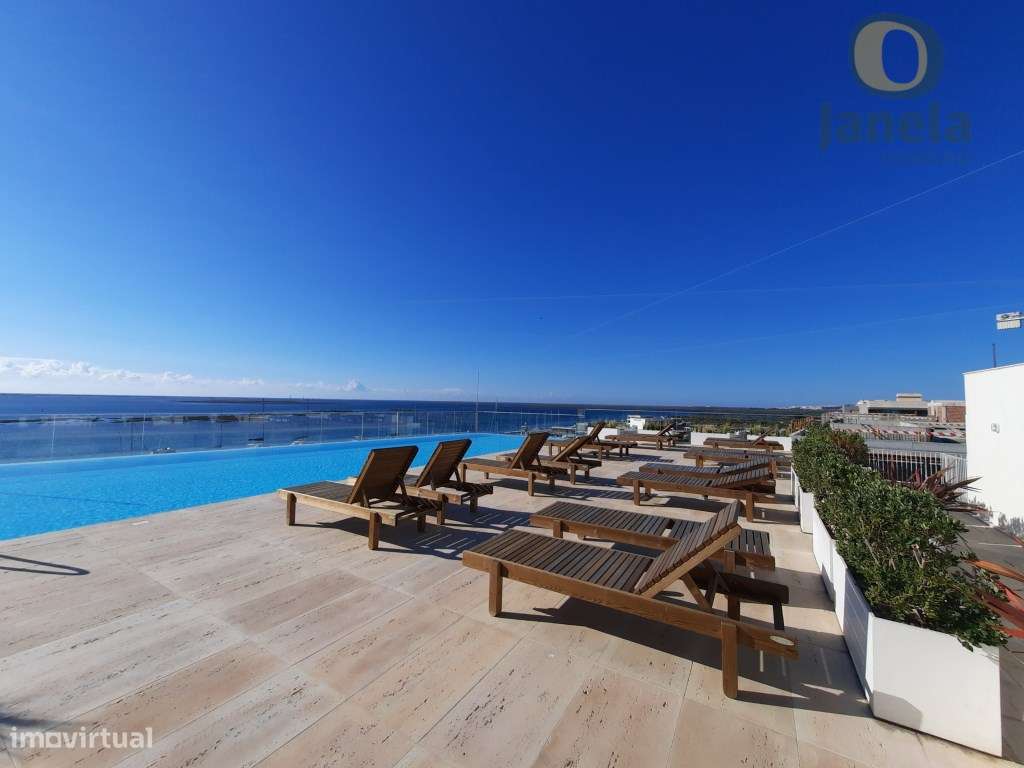 Maravilhoso T2 com vista mar e piscinas (uma aquecida), box e lugar... - Grande imagem: 5/13