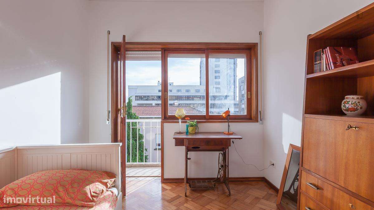 Quarto - localizado em Massarelos Porto - Grande imagem: 2/45