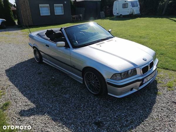 BMW Seria 3 318i Cabriolet - 2