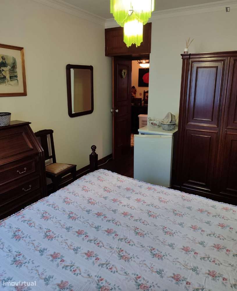 Quarto - localizado em Custóias Porto - Grande imagem: 4/26