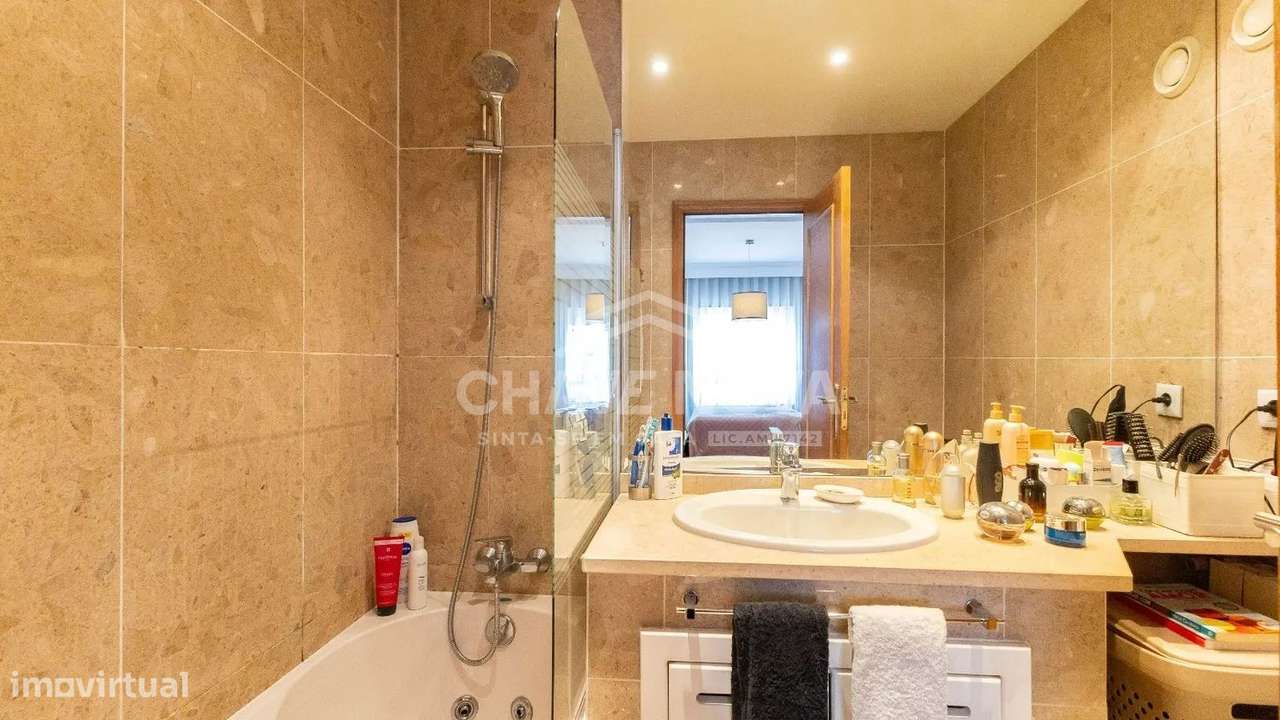 T3 Maia | Condomínio Fechado com Piscina Interior-10