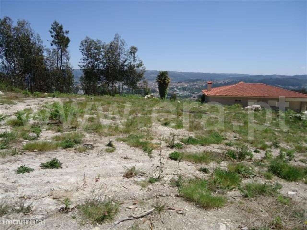 Terreno de 900 m2 em Golães - Grande imagem: 1/2