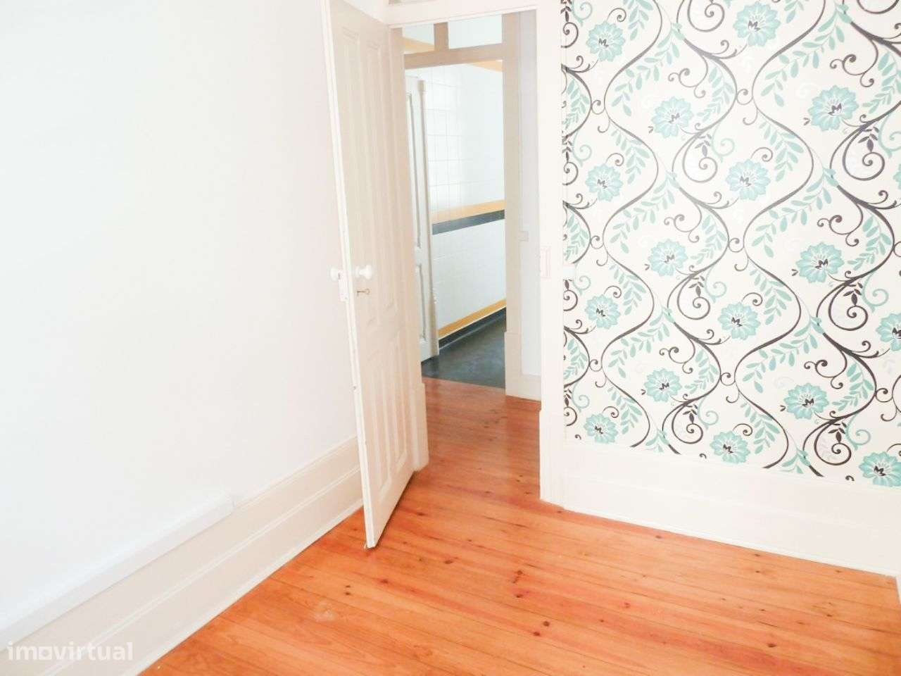 Apartamento T1+1 Coimbra (R. Ant. José Almeida) - Grande imagem: 3/8