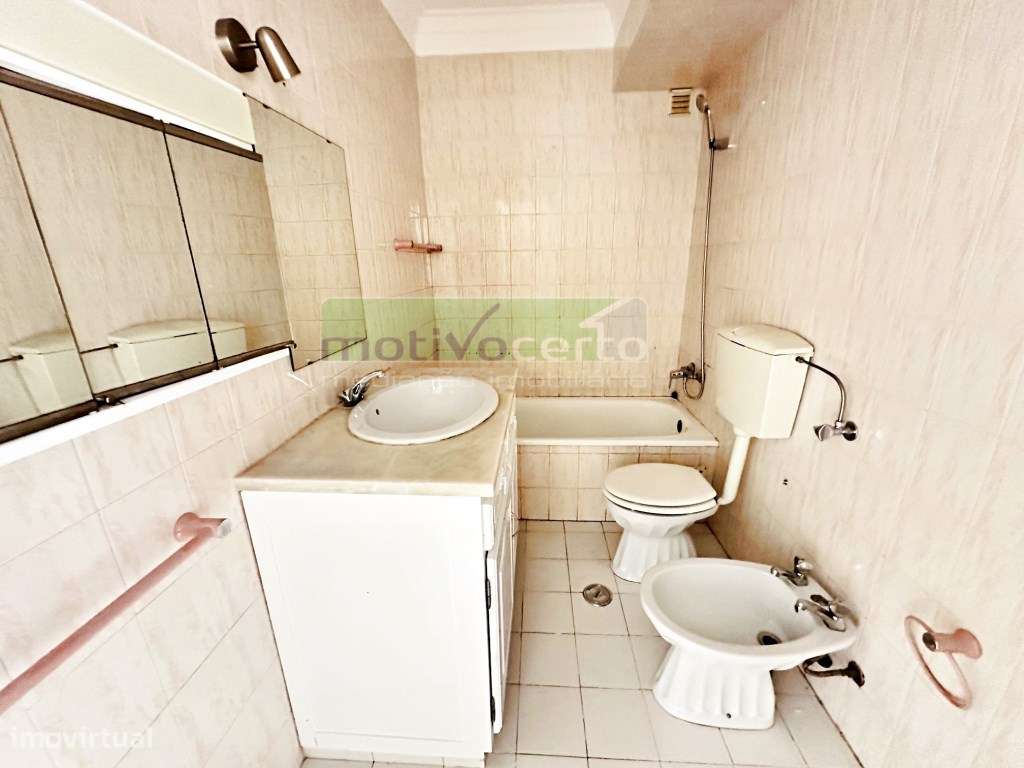 T1 com Varanda e Parqueamento. Vista para a Praia do Magoito-11