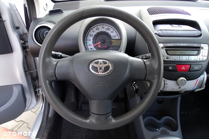 Toyota Aygo 1.0 VVT-i Luna MM A/C - 16