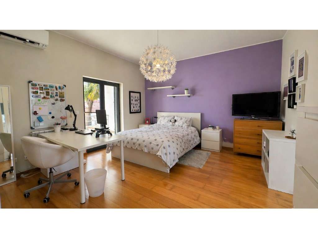 Moradia T4 isolada com piscina privada, jardim, garagem e 595 m² de...-31