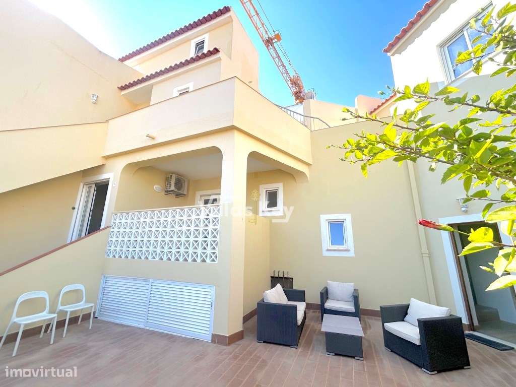 Prédio para rentabilizar com apartamentos e loja em Lagos - Grande imagem: 4/39