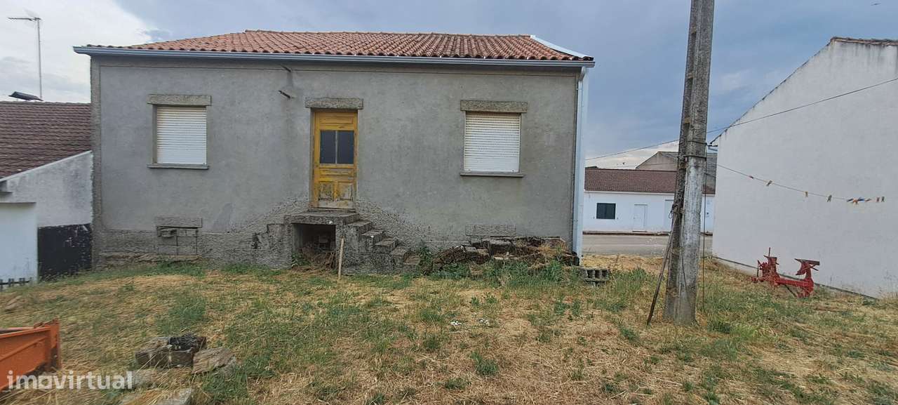 Moradia T3 Venda em Constantim e Cicouro,Miranda do Douro-0