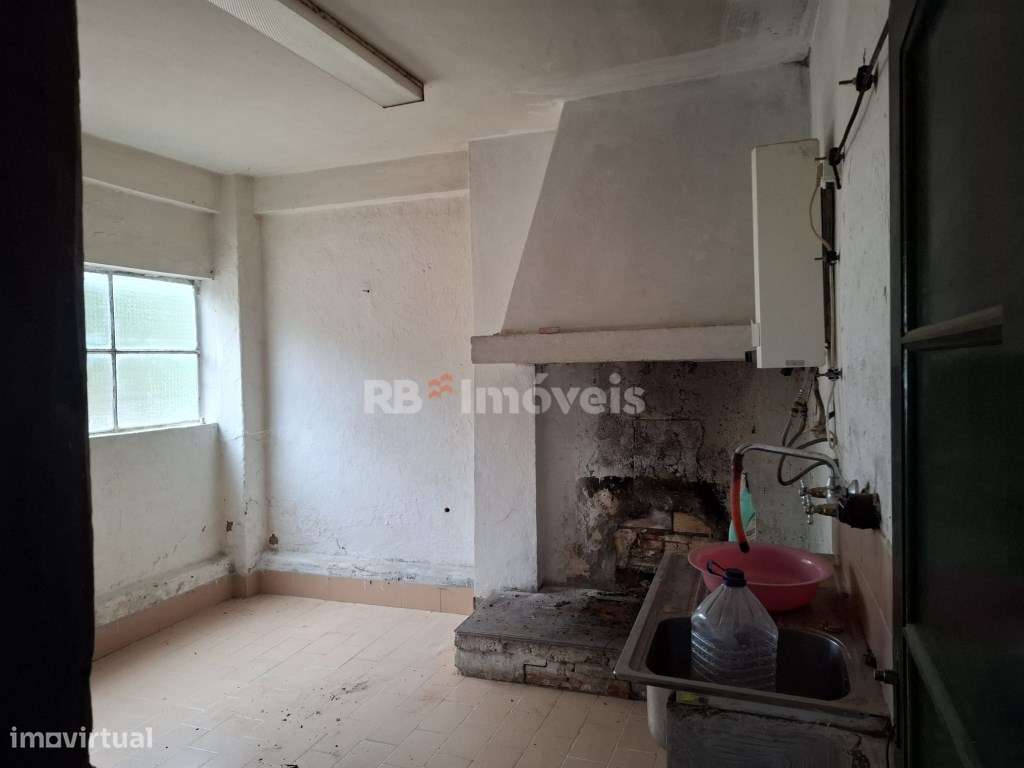 Moradia T3 Térrea, para recuperar nas Moreiras Pequenas , concelho ... - Grande imagem: 3/16