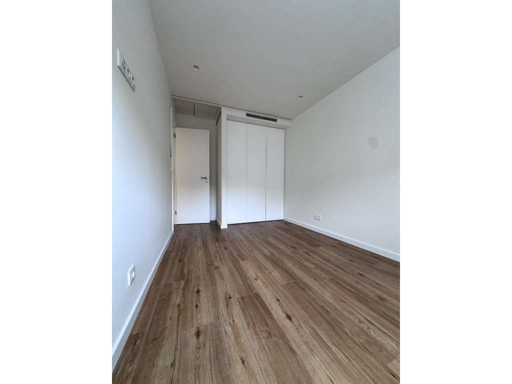 Moradia de Luxo V5 - Conforto, Modernidade e Elegância-17