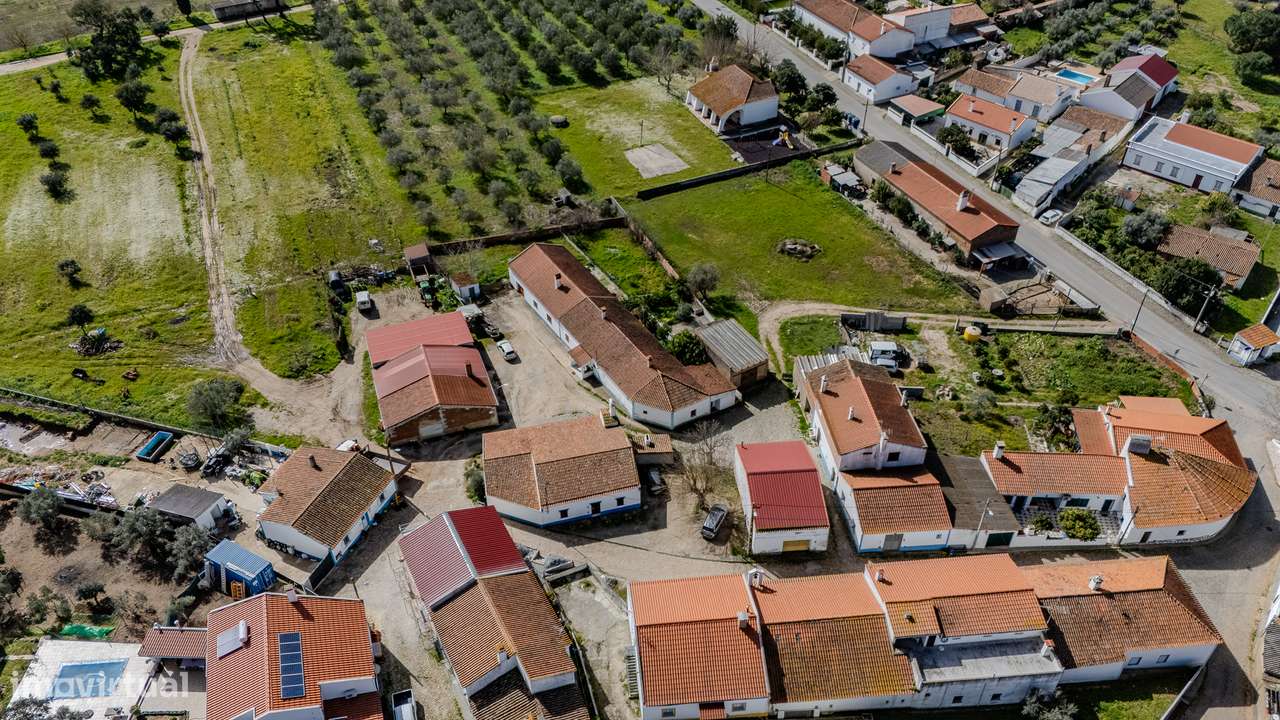 CASA COM QUINTAL | PARA VENDA | FALCOEIRAS-46