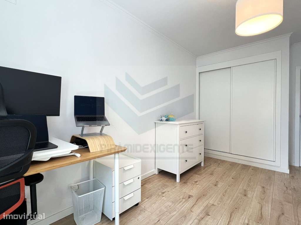 APARTAMENTO 1ºANDAR, T2, ESTACIONAMENTO, VISTA DESAFOGADA-20