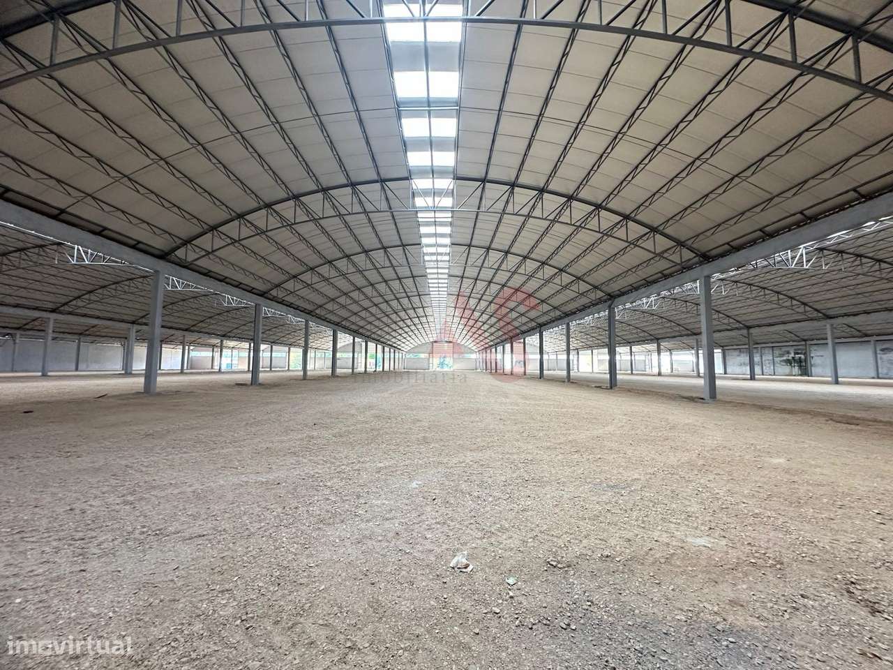 Pavilhão industrial NOVO, num só piso,  com 9 entradas para Camiões TI - Grande imagem: 4/16