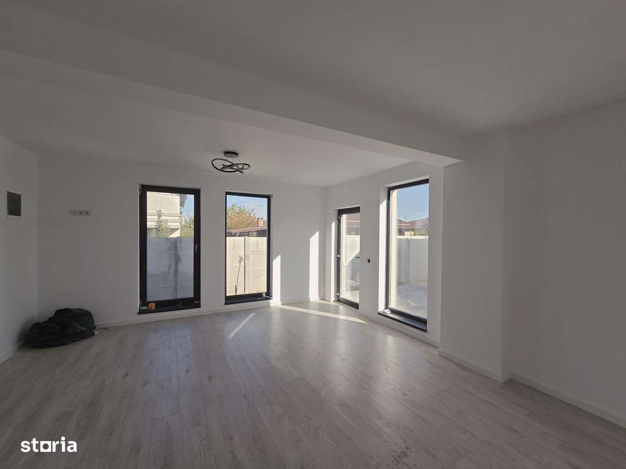 Vila -4 camere-2 bai-pod-pompa de caldura-incalzire pardoseala - Imagine principală: 2/11