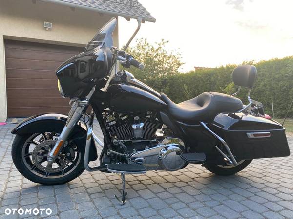 Harley-Davidson Touring Street Glide - 4