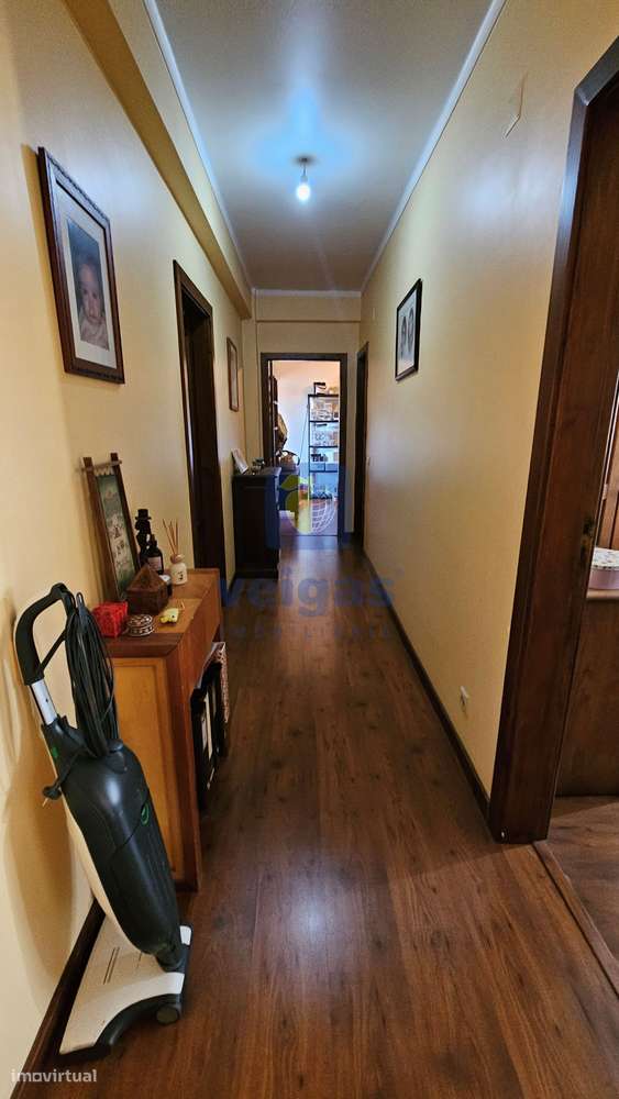 Apartamento T4 com 3 WC e Estacionamento-16