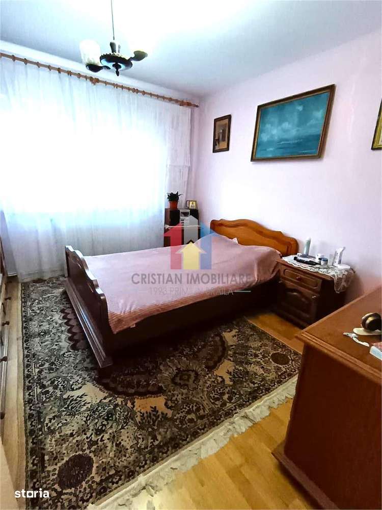 ETAJ  1, Ap 3 camere zona Garii, SPATIOS, 2 vederi, 2 balcoane - Imagine principală: 5/11