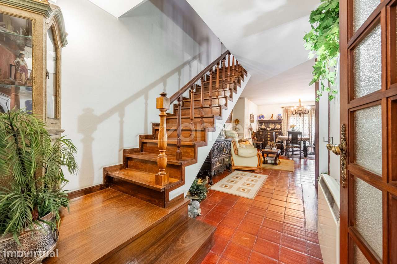 Moradia T4 em Banda em São José de São Lázaro, Braga-11