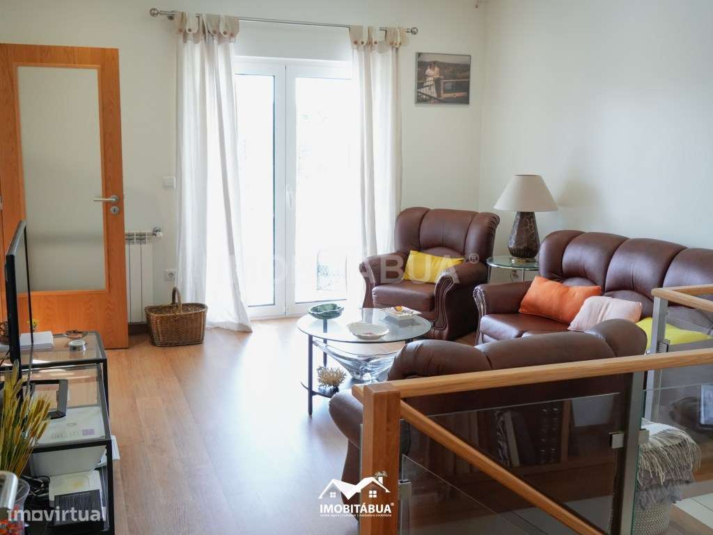 Casa privada com 4 quartos, piscina, pátios e acomodações versáteis.-20