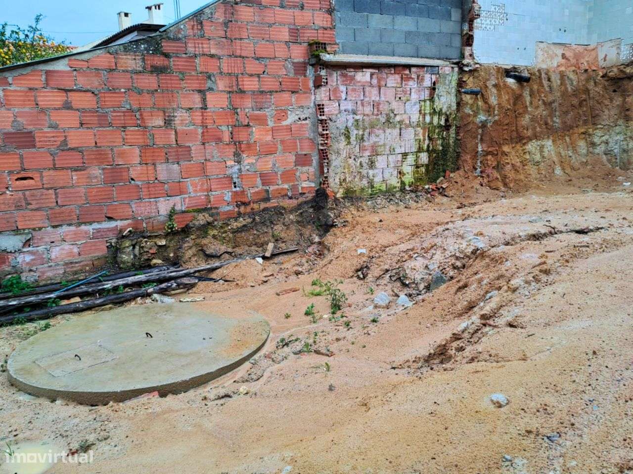 Moradia para recuperar em Manique do Intendente - Grande imagem: 4/15