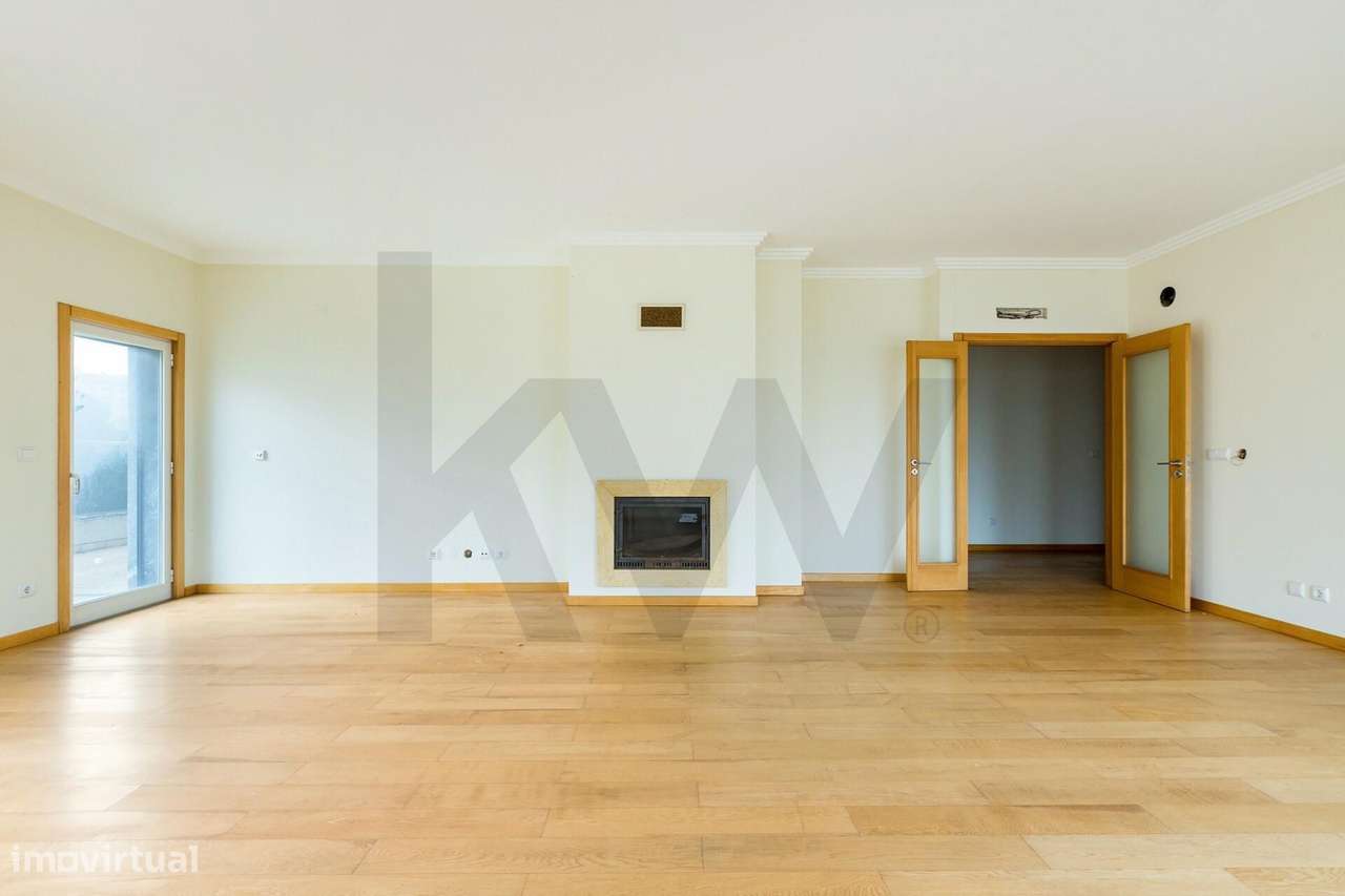 Apartamento T3 | Com Varandas em Condomínio Privado | Paço de Arcos-14
