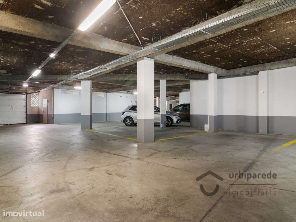 Moradia V4 em condomínio fechado no centro da Ericeira, com garagem.-39