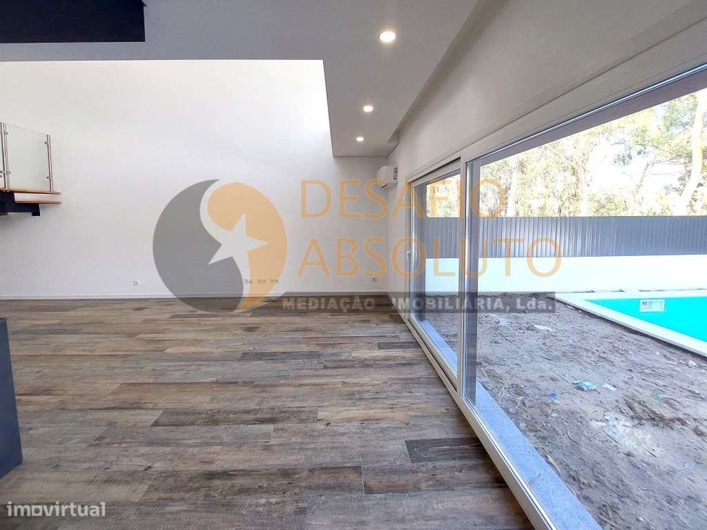 Moradia Geminada T3 c/ Piscina e Telheiro. Lagoa de Albufeira-9