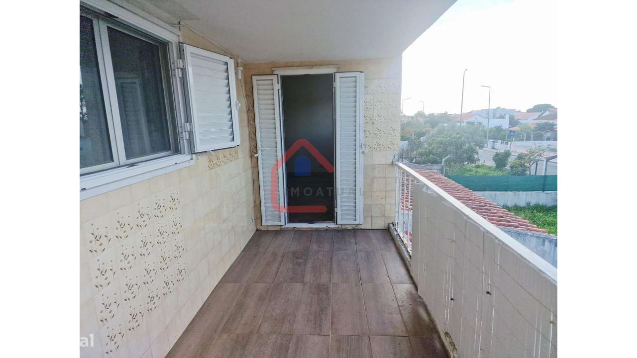 Moradia para Restaurar em Sesimbra-26