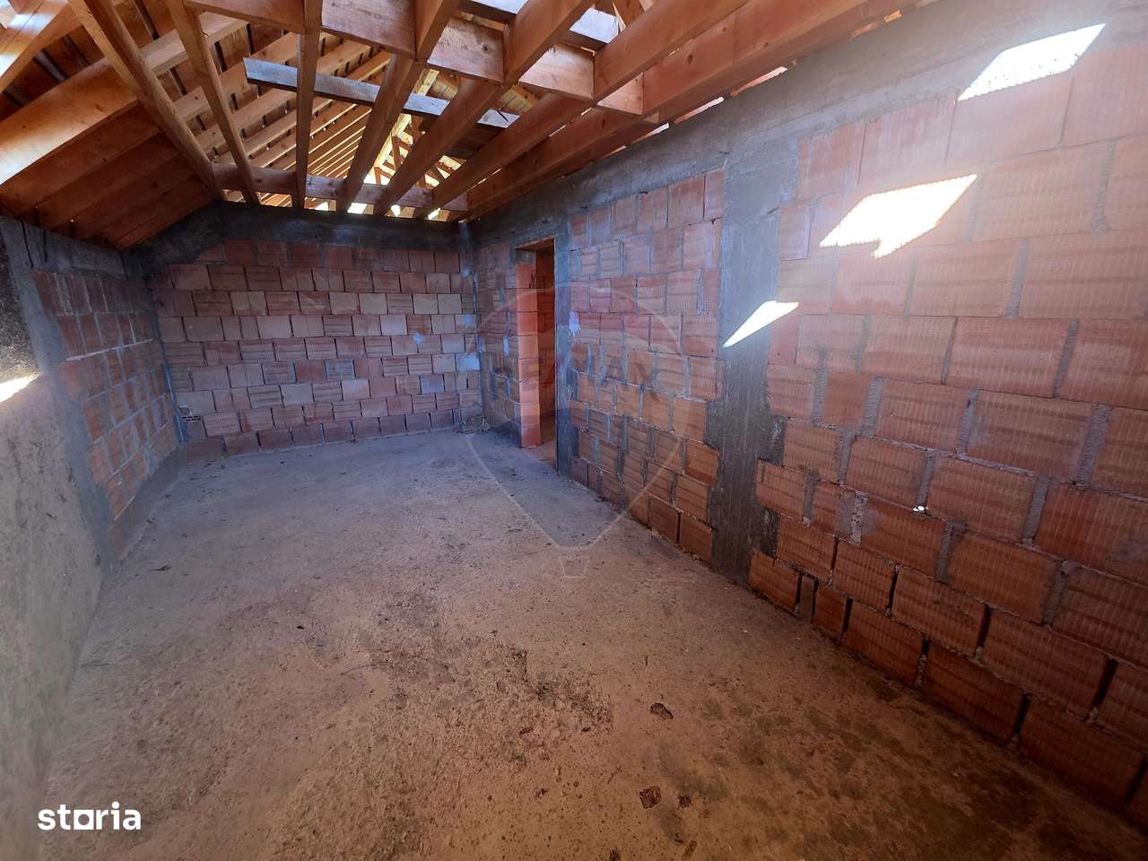 Casă / Vilă cu 5 camere de vânzare-19