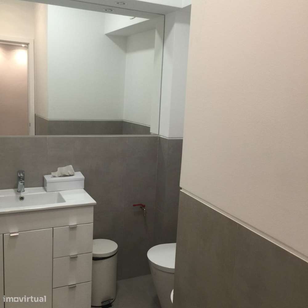 Escritório ARRENDADO nas Paivas-12