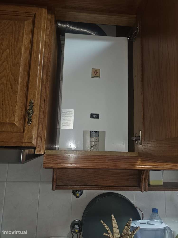 Apartamento T3 - 1º andar , Remodelado no Centro do Entroncamento-12