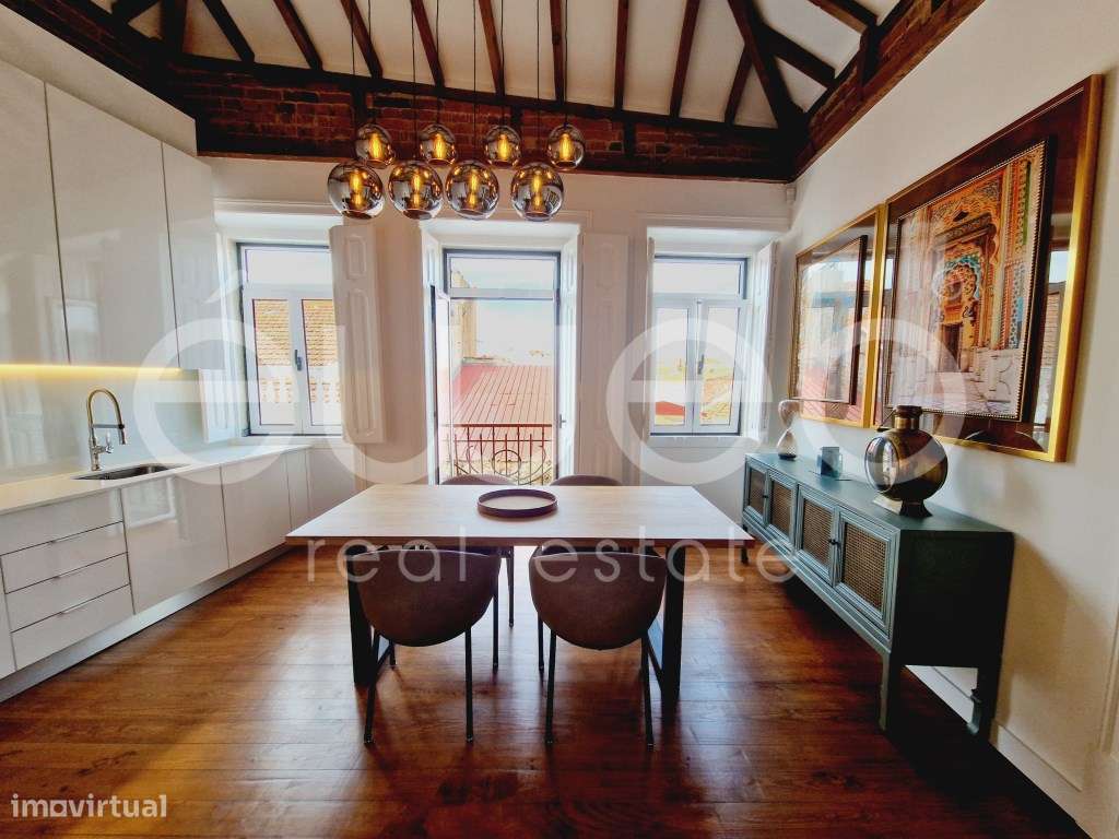 Penthouse T2 em plena Baixa de Setúbal-11