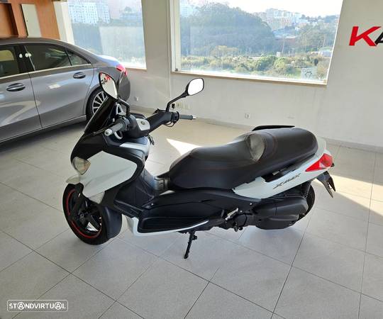 Yamaha X-Max - 4