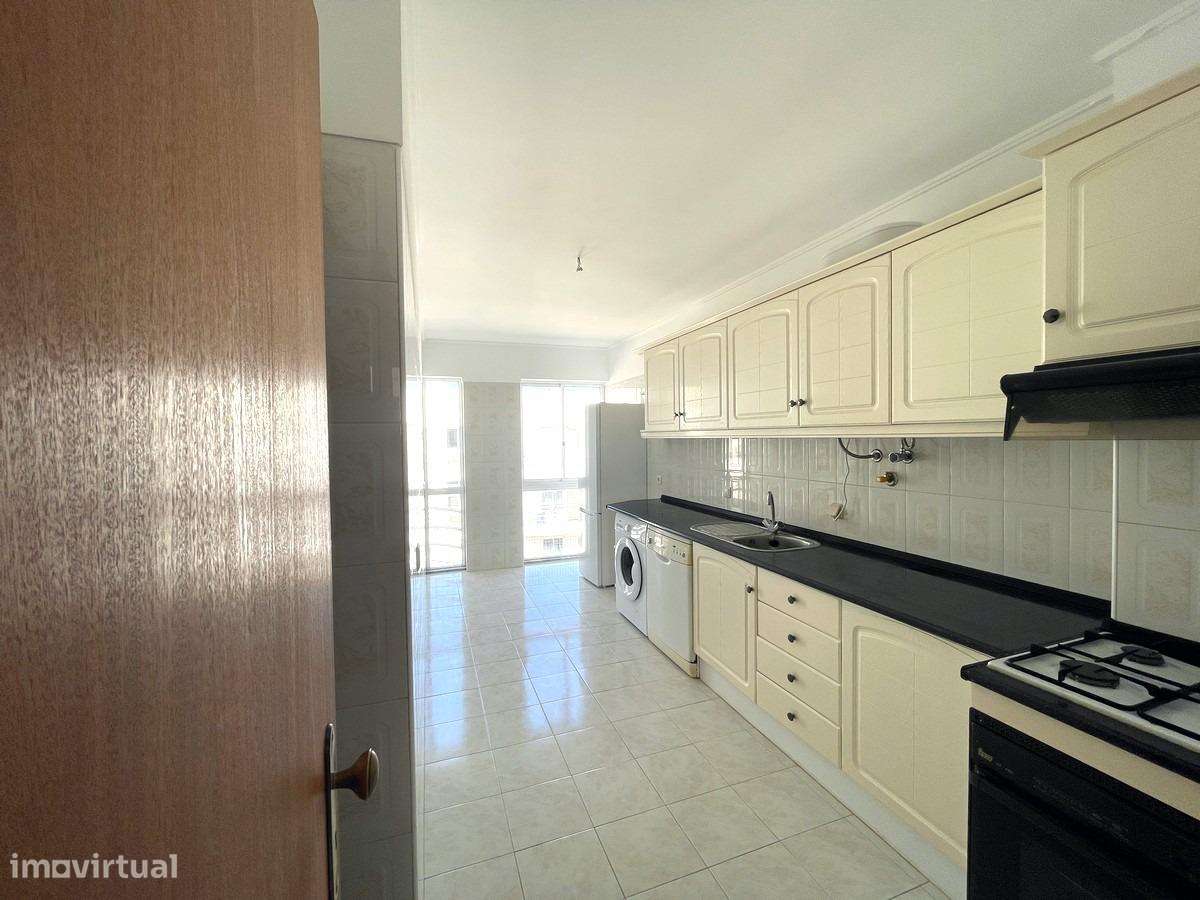 Apartamento T3 em Almada-4
