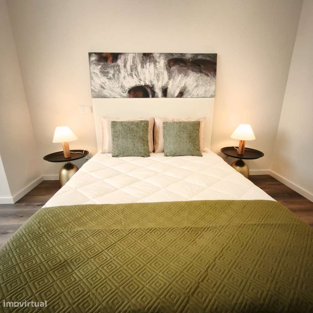 Apartamento T3 de Luxo e Modernidade no Coração de Benfica com Vista p-16