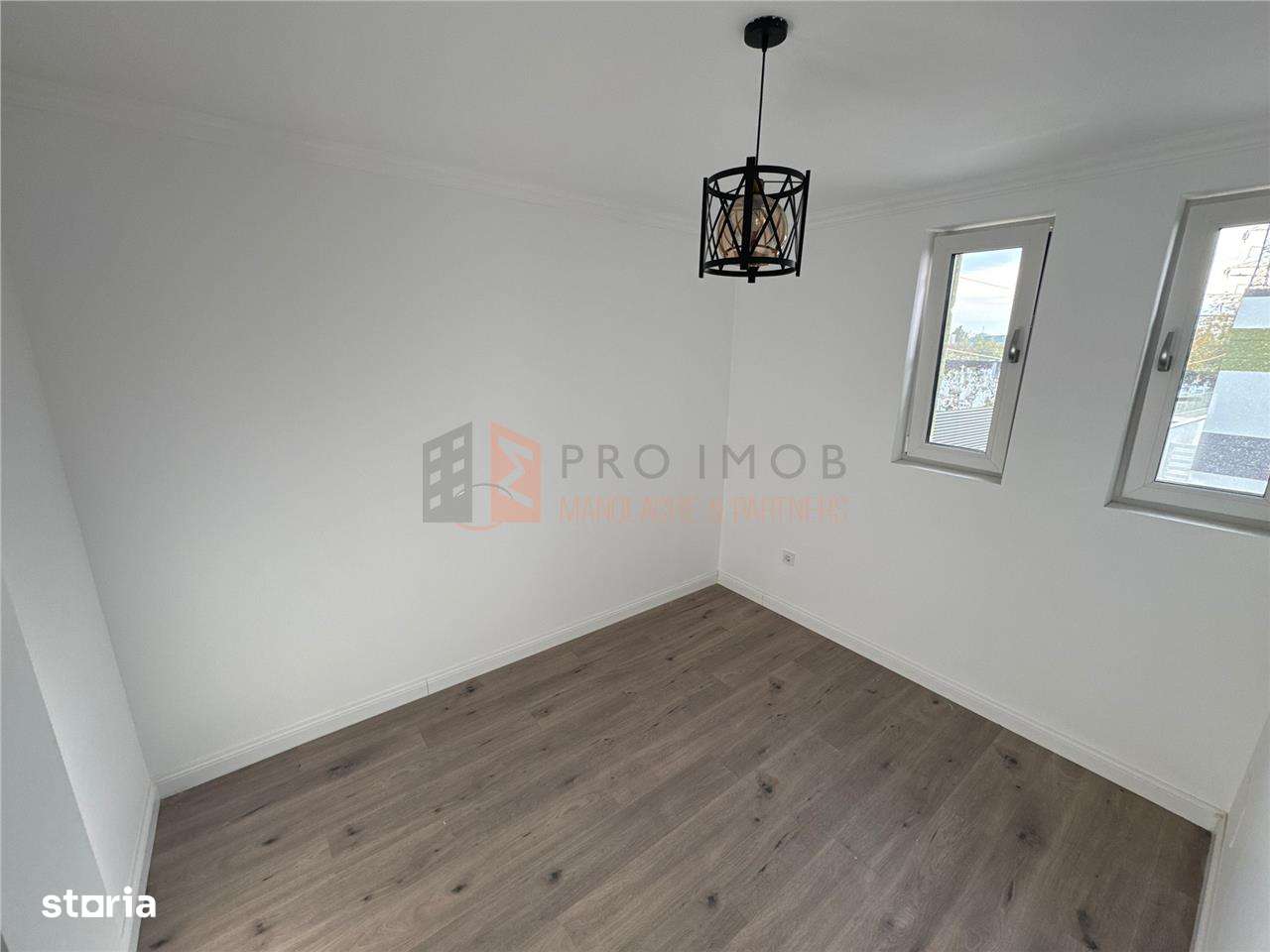 Case tip duplex zona Transilvaniei - Imagine principală: 4/11