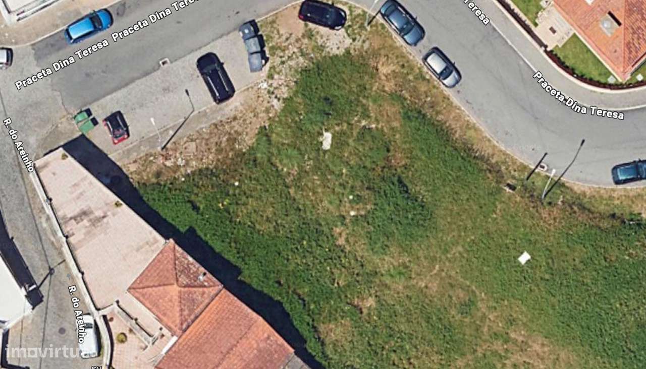 Terreno para construção de moradia em Oliveira do Douro-0