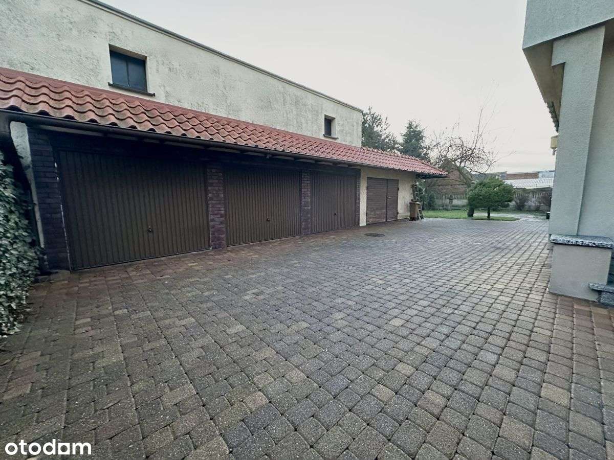 Dom z potencjałem na dużej działce z starodrzewiem-12