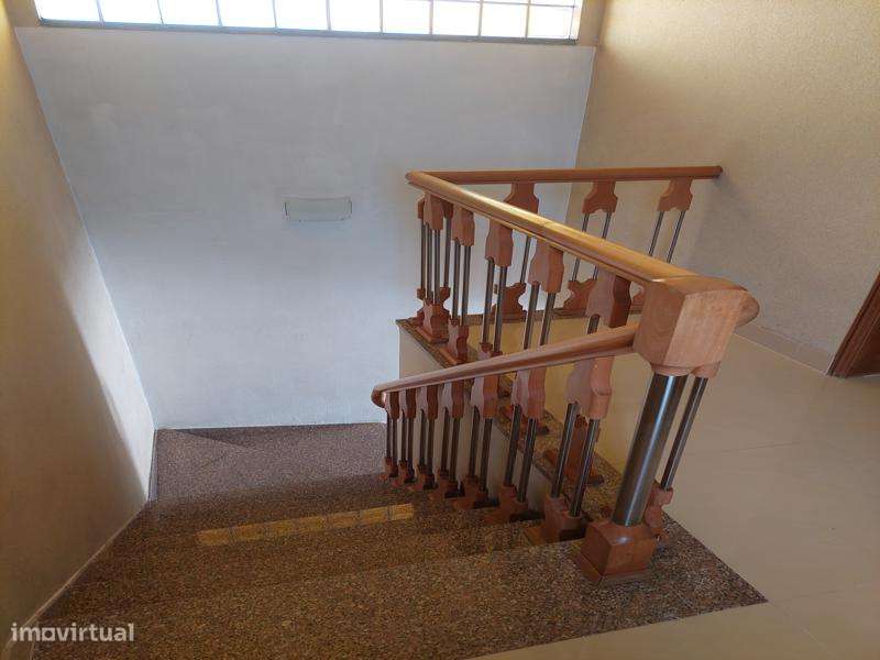 Excelente Quintinha em Lote de 1960 m2, com construção de 300 m2-21
