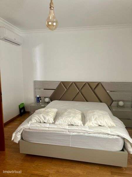 Moradia T5 com Jacuzzi e Jardim – Excelente Localização - Grande imagem: 4/12